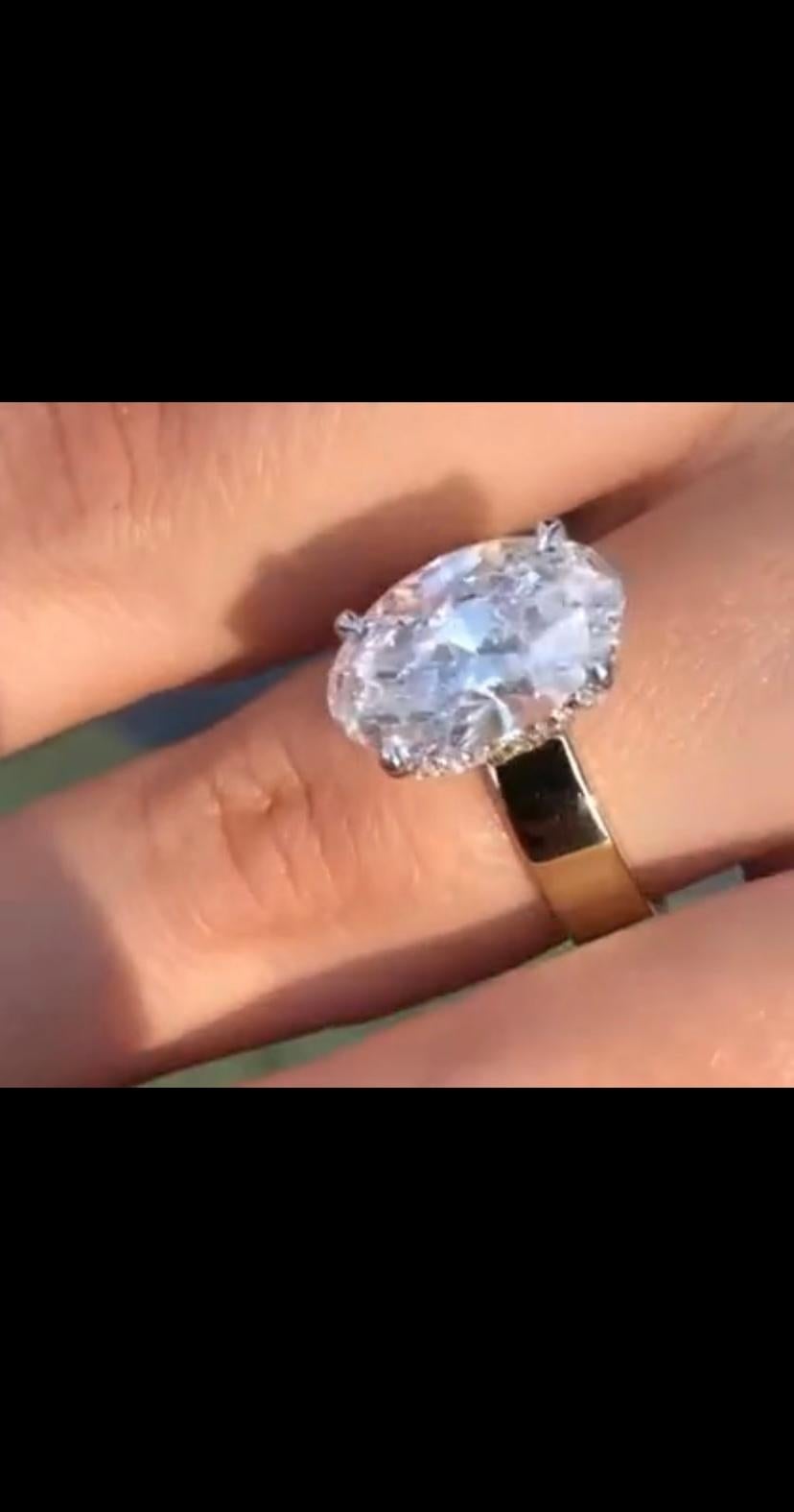 Bague en or 18 carats certifiée GIA 3.00 Ct FLAWLESS / D color Oval Shape Diamond en vente 3
