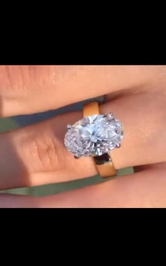 Bague en or 18 carats certifiée GIA 3.00 Ct FLAWLESS / D color Oval Shape Diamond