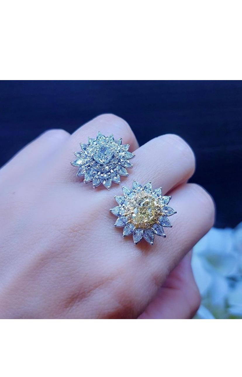 GIA Certified 3.00 Diamonds 18K Gold Flowers Ring  For Sale 8