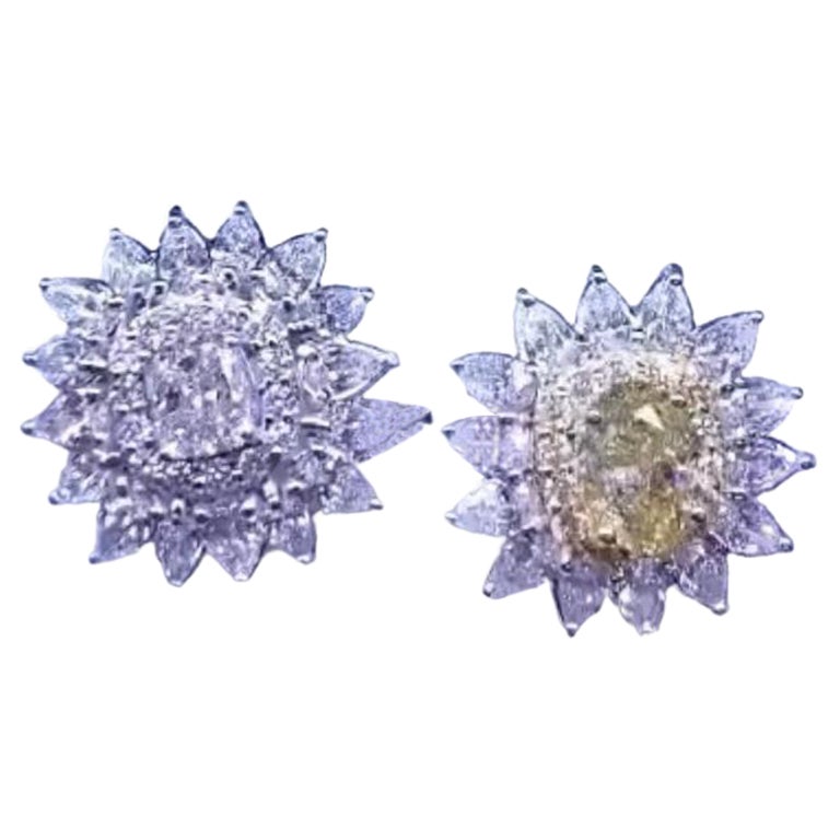 GIA Certified 3.00 Diamonds 18K Gold Flowers Ring