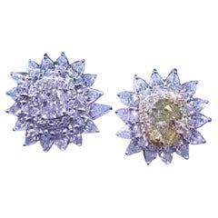 GIA Certified 3.00 Diamonds 18K Gold Flowers Ring
