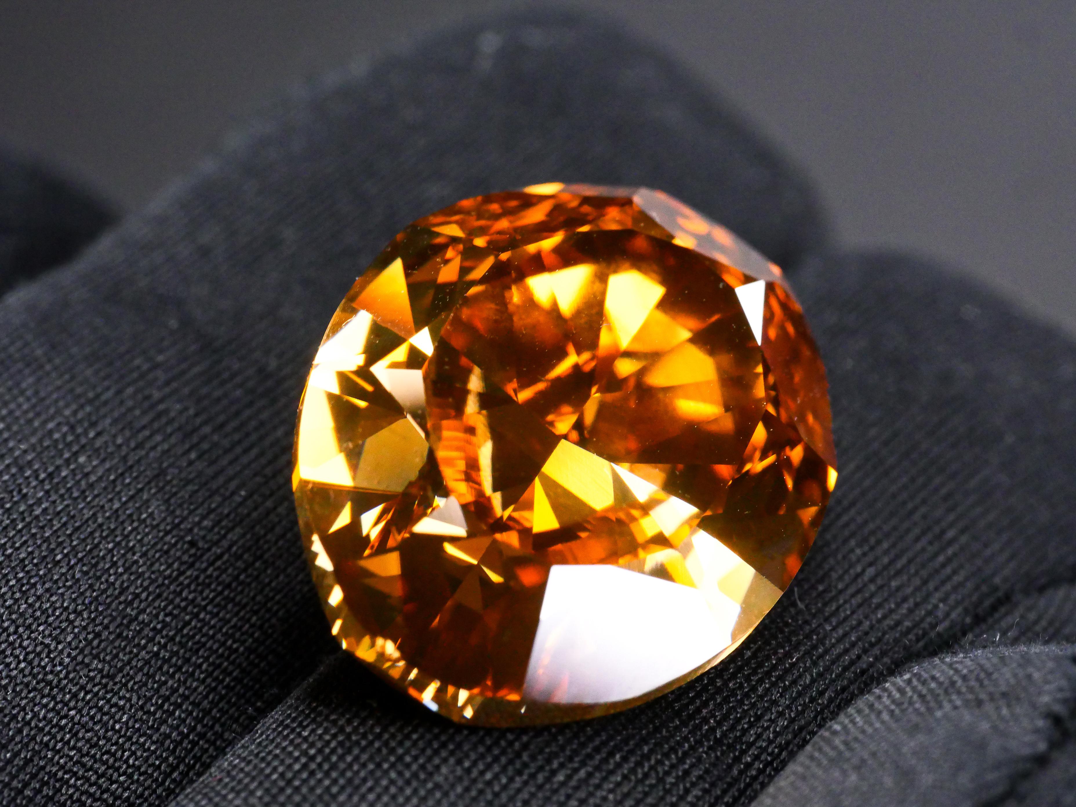 GIA Certified 30.03 Carat Diamond Fancy Intense Orange For Sale 1