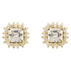GIA zertifizierte 3,00ct Asscher-Cut Diamant Halo Ohrstecker in 18K Gelbgold