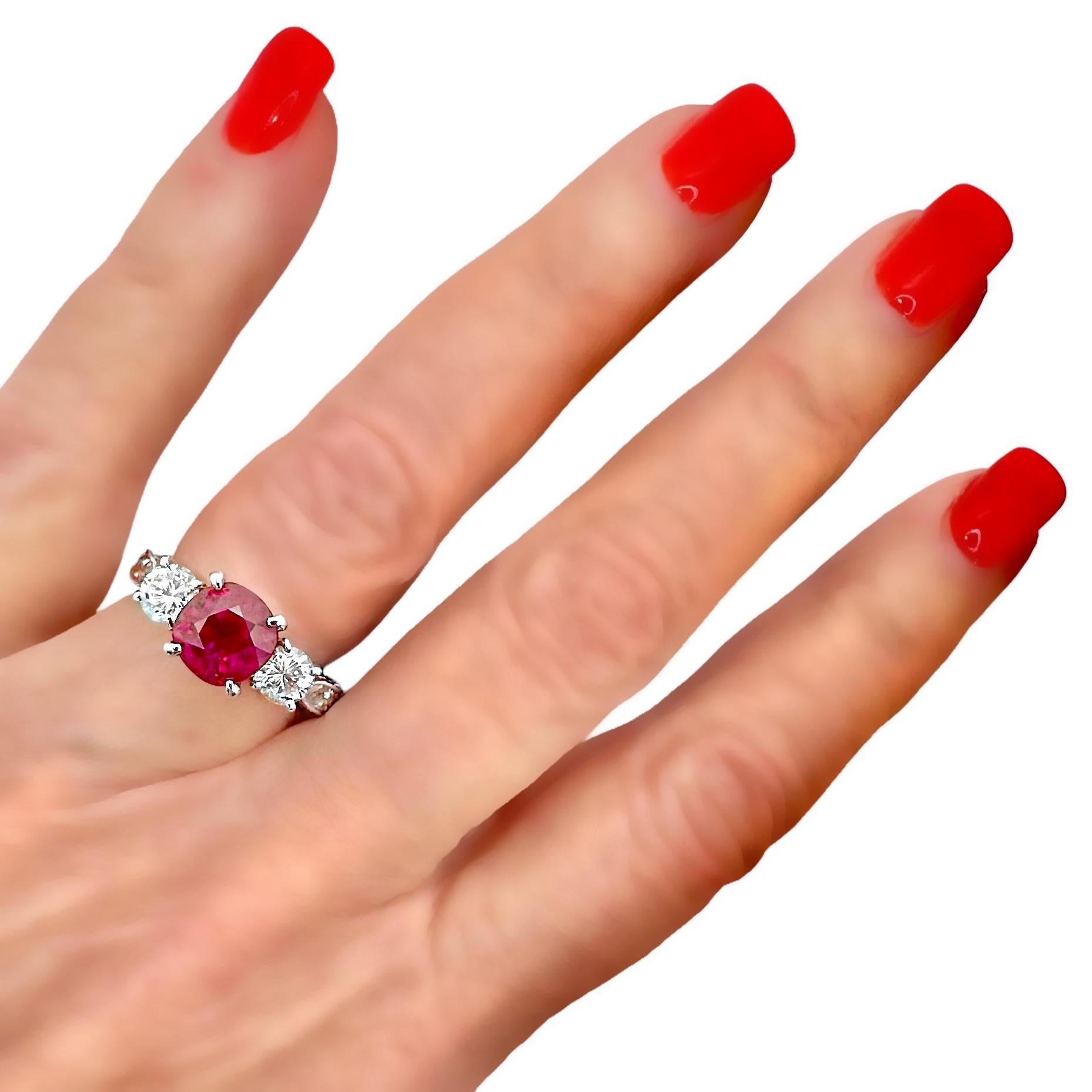 Anillo de 3 piedras de platino estilo antiguo con rubí de Birmania y diamantes, certificado por GIA de 3,00 qt en venta 6