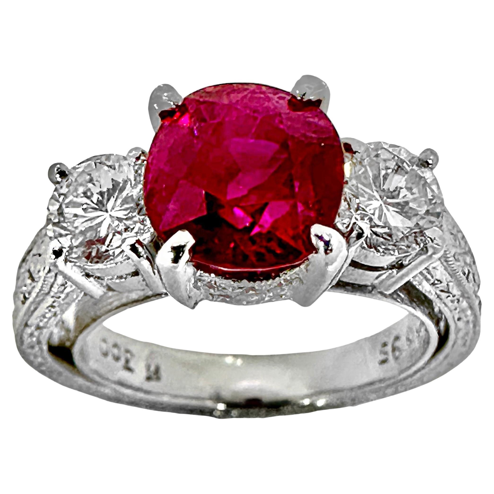 Anillo de 3 piedras de platino estilo antiguo con rubí de Birmania y diamantes, certificado por GIA de 3,00 qt en venta