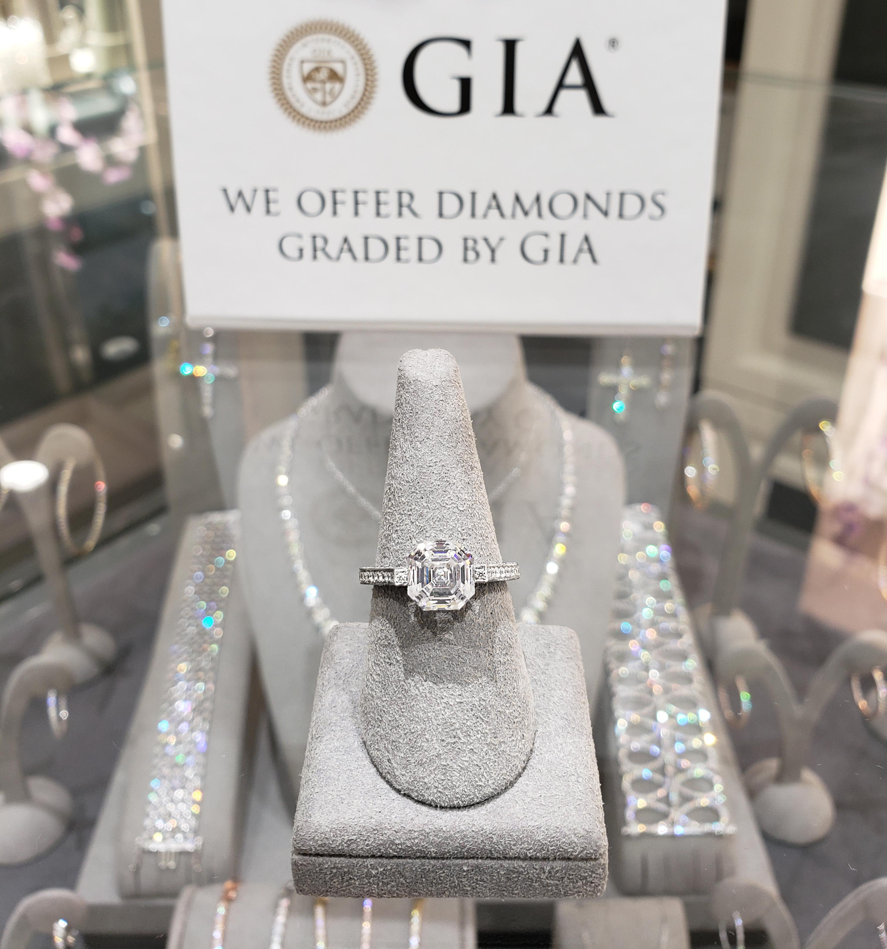 Roman Malakov GIA Certified 3.01 Carats Asscher Cut Diamond Engagement Ring In New Condition For Sale In New York, NY