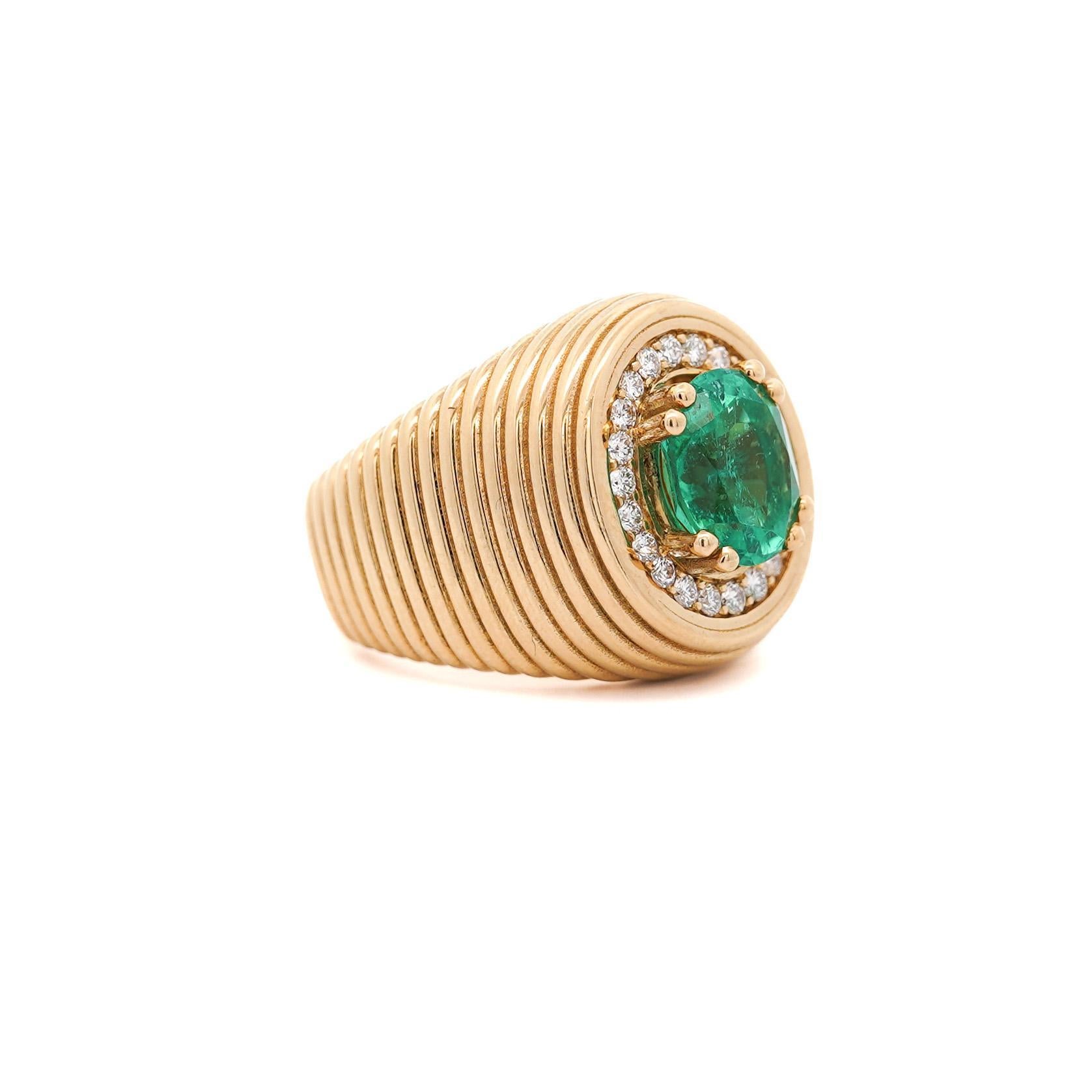 Oval Cut GIA Certified 3.01 Carat Colombian Emerald & Diamond 18K Yellow Gold Unisex Ring
