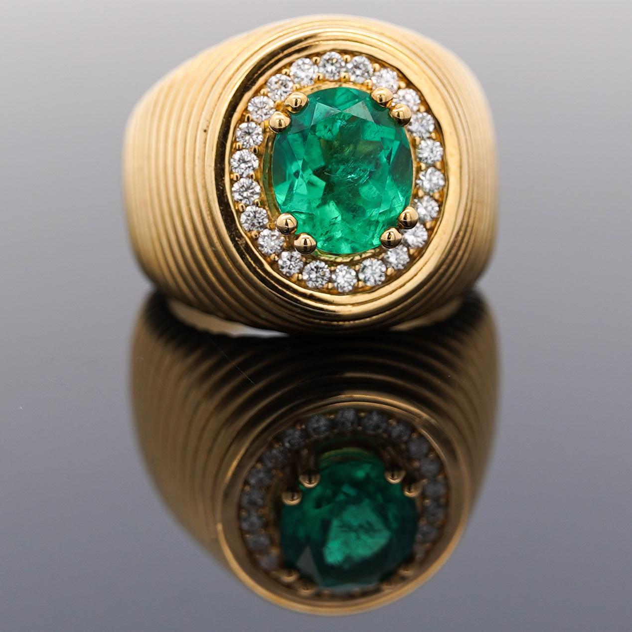 GIA Certified 3.01 Carat Colombian Emerald & Diamond 18K Yellow Gold Unisex Ring 1