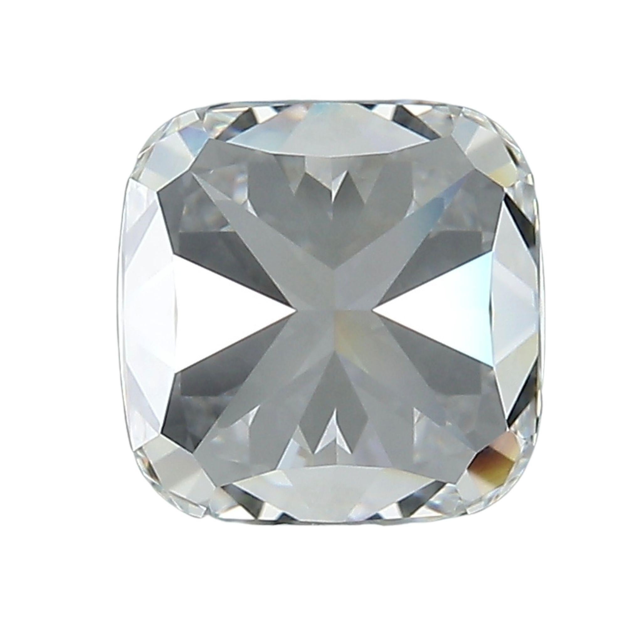 Contemporaneo GIA Certified 3.01 Carat Cushion Cut E Color VVS1 Clarity Loose Diamond in vendita