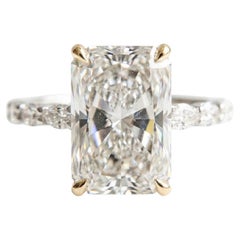 GIA Certified 3.01 Carat D VS2 Radiant Diamond Platinum & Yellow Gold Ring