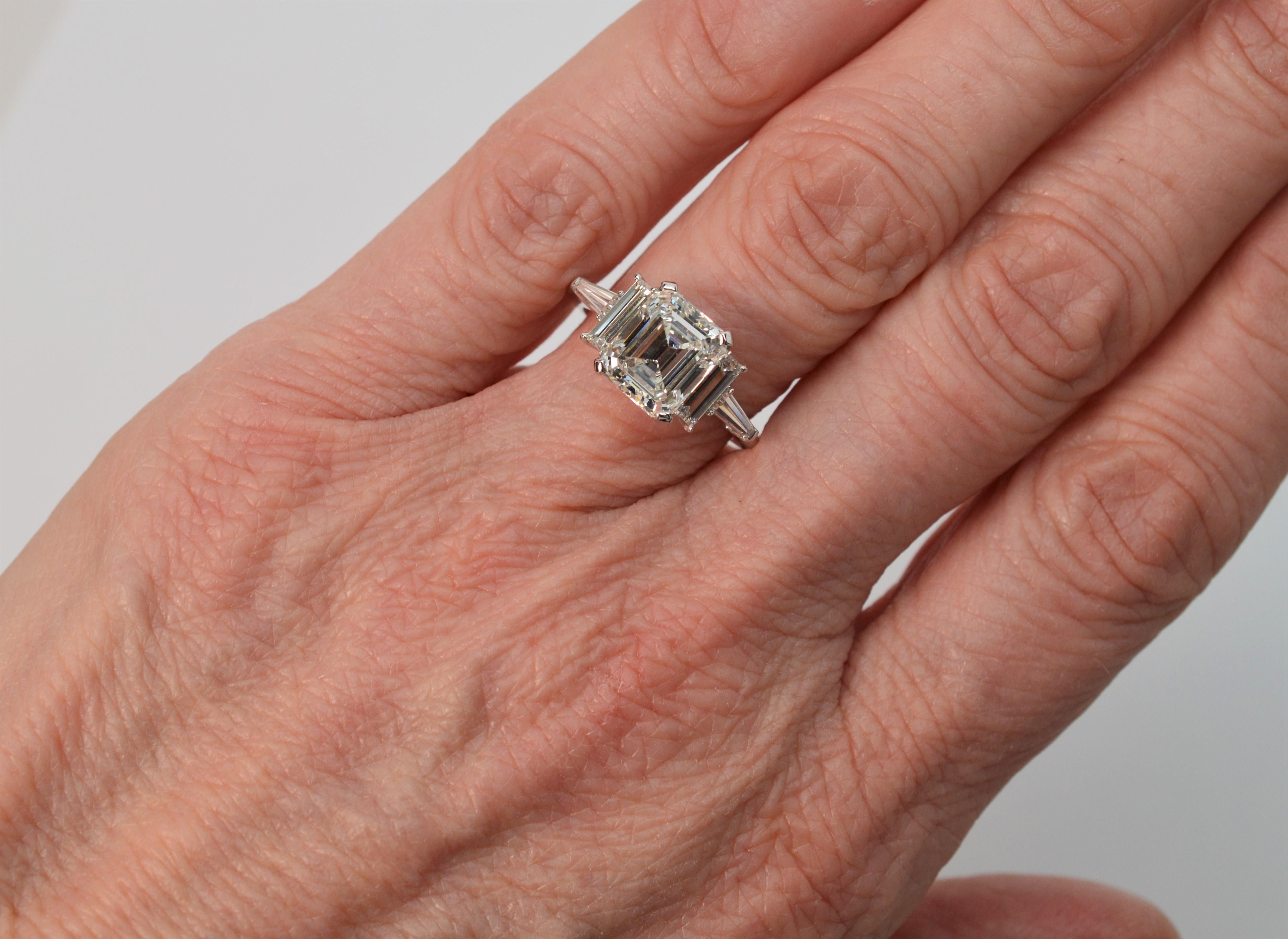 GIA Certified 3.01 Carat Diamond Platinum Engagement Ring For Sale 2