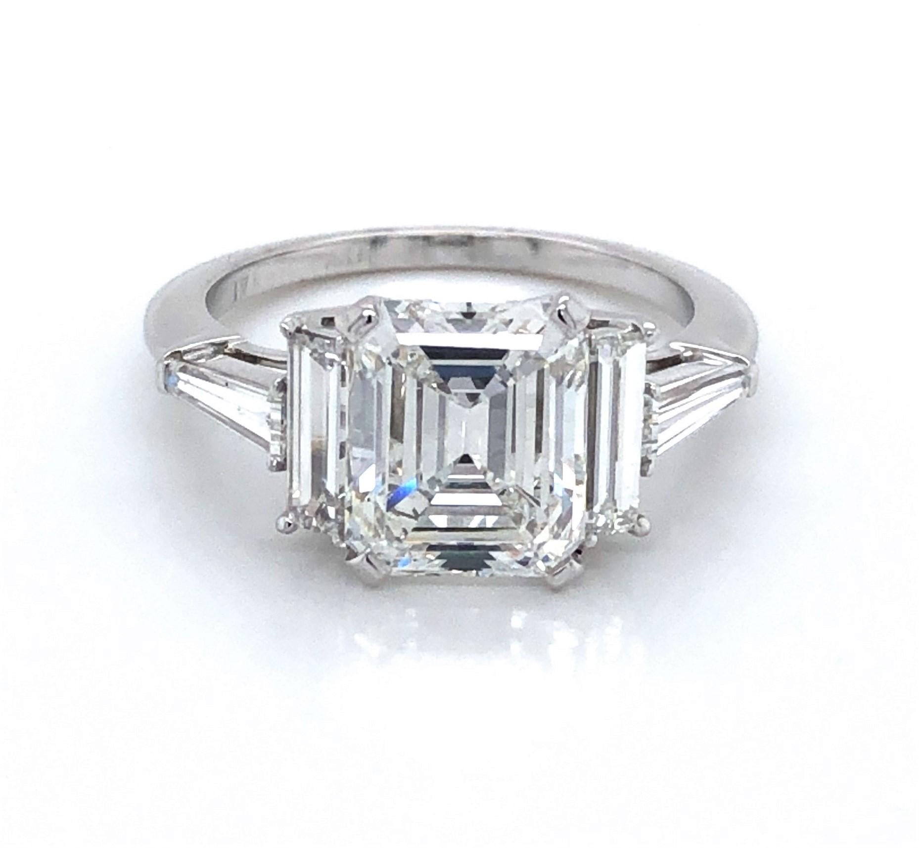 GIA Certified 3.01 Carat Diamond Platinum Engagement Ring For Sale 7