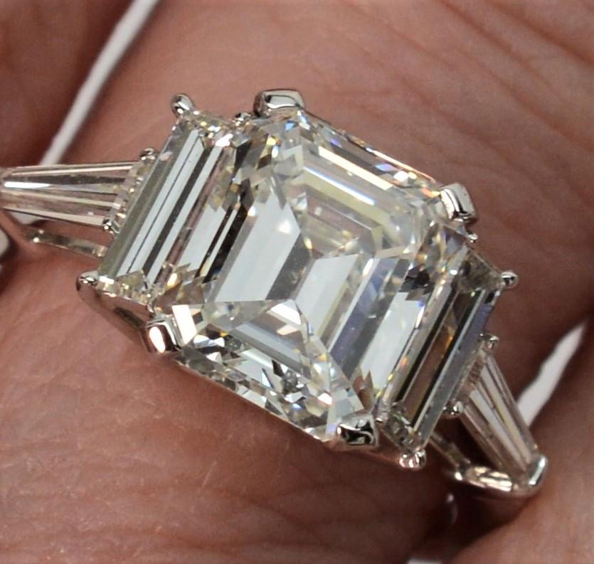 GIA Certified 3.01 Carat Diamond Platinum Engagement Ring In Excellent Condition For Sale In Mount Kisco, NY