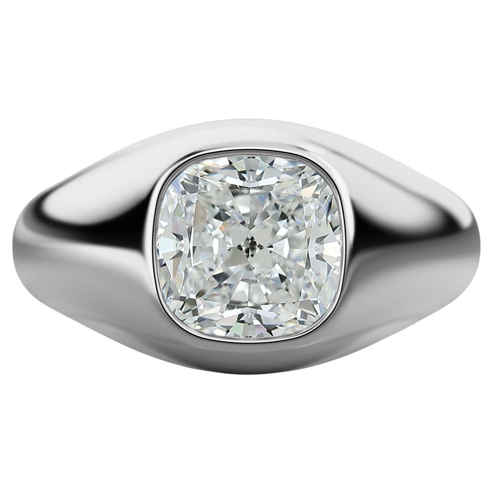 GIA zertifiziert 3,01 Karat E/VS1 Kissenschliff Diamant Herren Solitär Lünette Ring im Angebot
