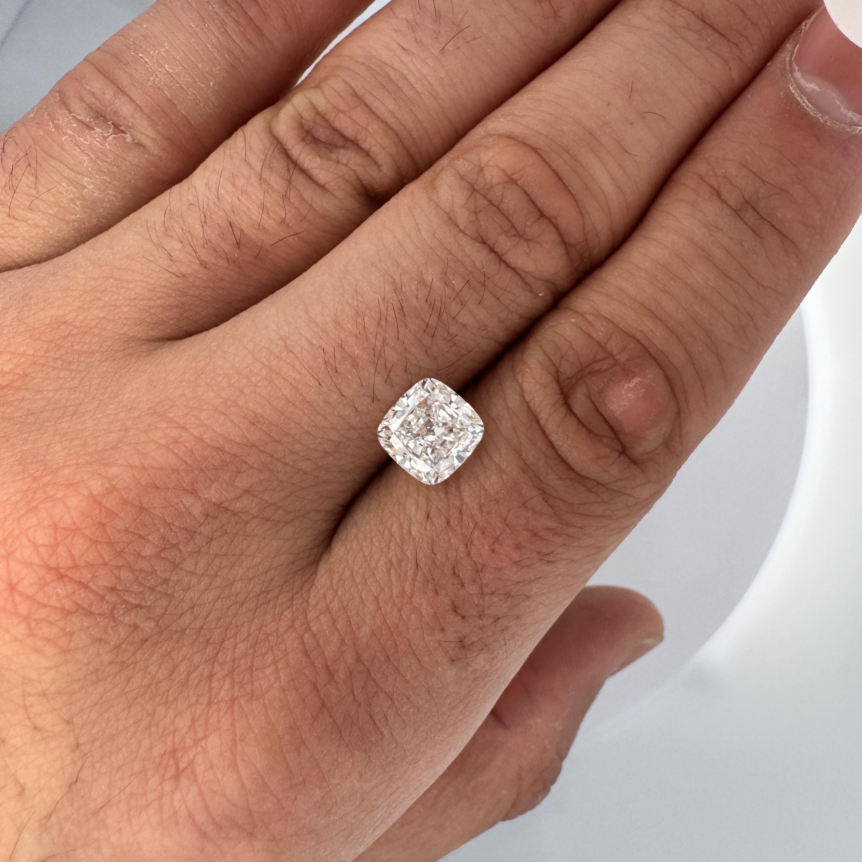 Bague de fiançailles à trois pierres en platine, certifiée GIA, 3(01) carats de diamant E/VS1 Pour femmes en vente