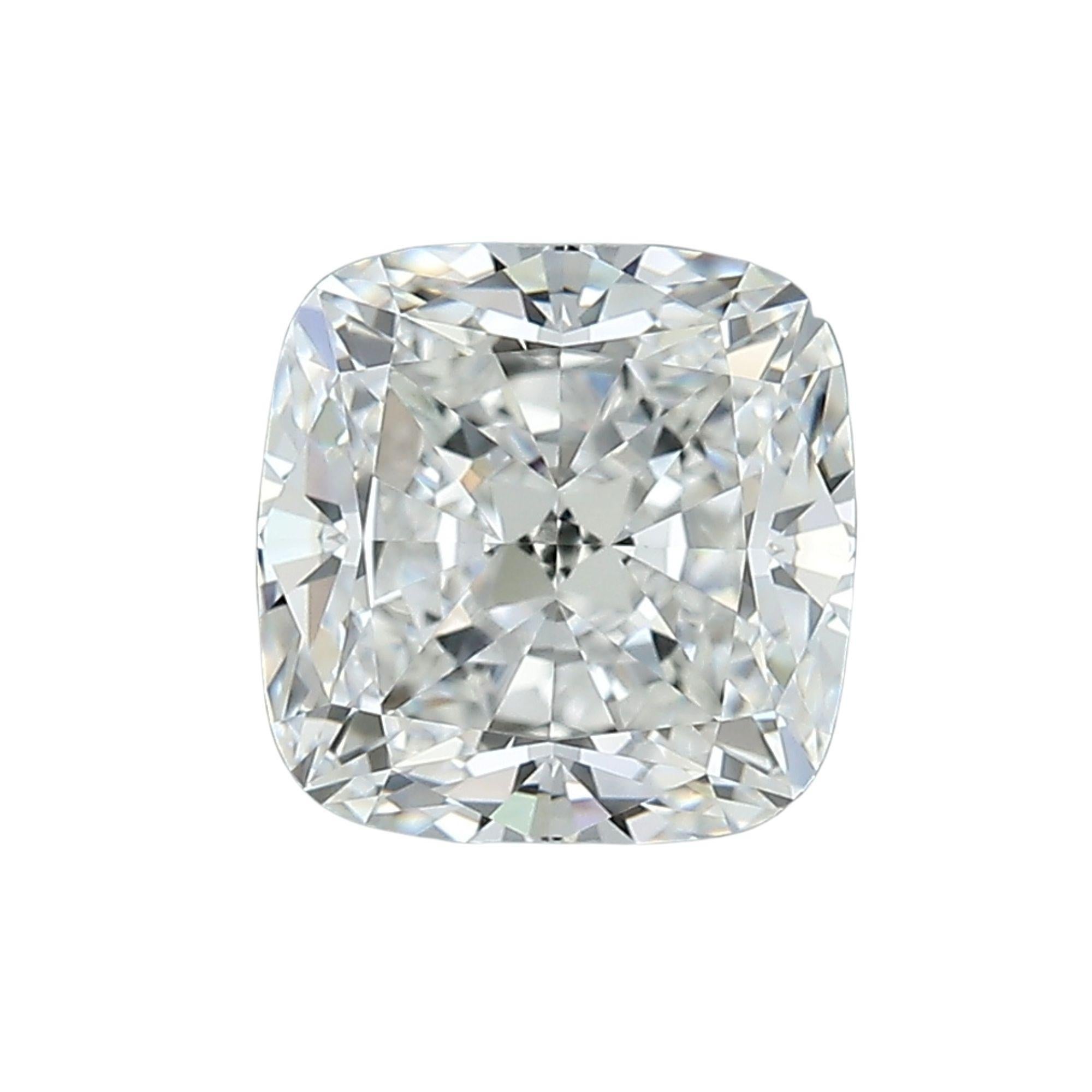 Bague de fiançailles à trois pierres en platine, certifiée GIA, 3(01) carats de diamant E/VS1 en vente 3