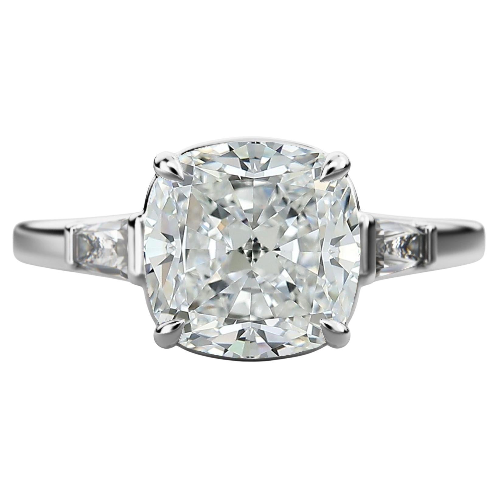 Bague de fiançailles à trois pierres en platine, certifiée GIA, 3(01) carats de diamant E/VS1