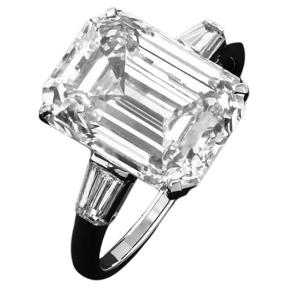 Bague en platine certifiée GIA 3,01 carats E VVS2 diamant taille émeraude

Chef-d'œuvre d'élégance intemporelle, cette bague exquise est ornée d'un diamant Emerald Cut de 3,01 carats certifié par le GIA, de couleur E et de pureté VVS2 - une pierre