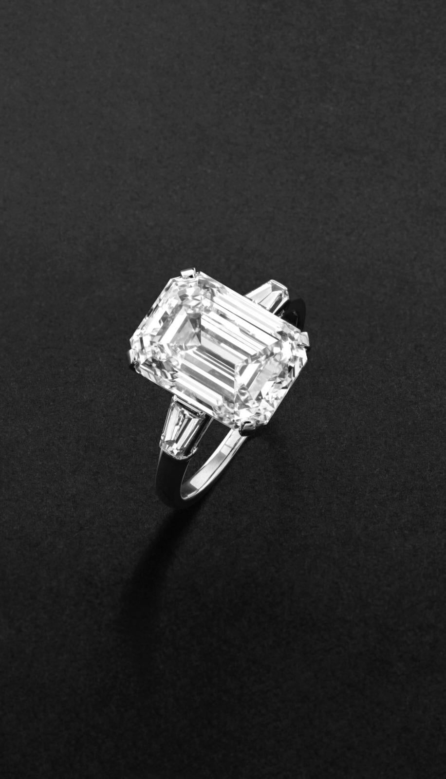 Bague en platine certifiée GIA 3,01 carats E VVS2 diamant taille émeraude Neuf - En vente à Chicago, IL