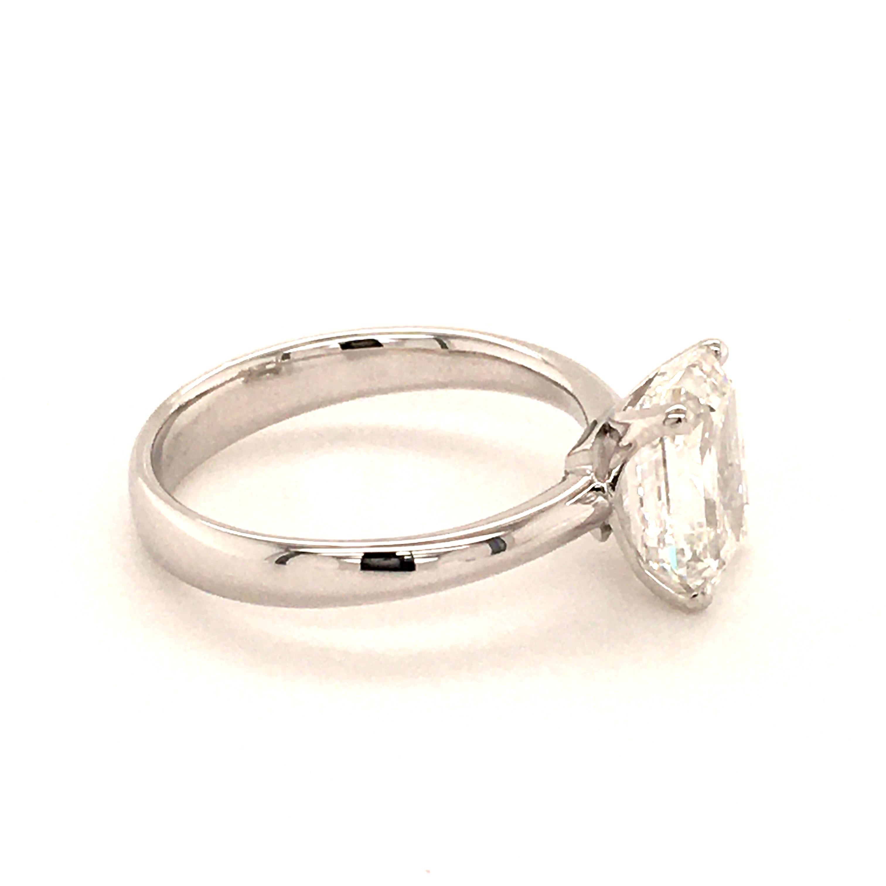 GIA Certified 3.01 Carat Emerald Cut Diamond White Gold Solitaire Ring In Excellent Condition For Sale In Lucerne, CH