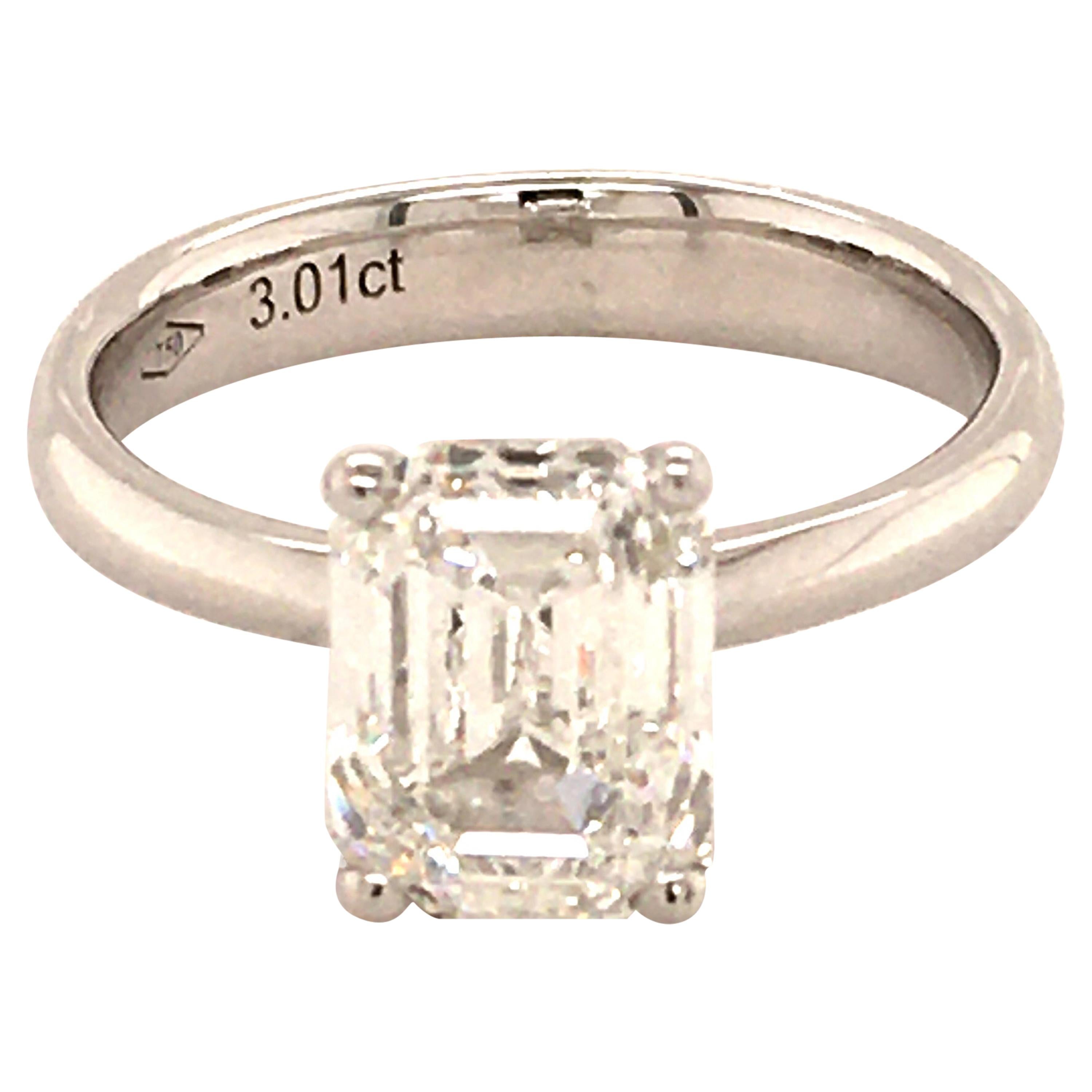 GIA Certified 3.01 Carat Emerald Cut Diamond White Gold Solitaire Ring For Sale