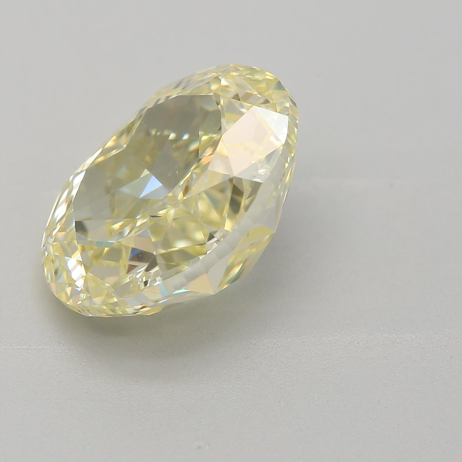 GIA Certified 3.01 Carat Fancy Light Yellow VS2 Clarity Diamond In New Condition In บางรัก, TH
