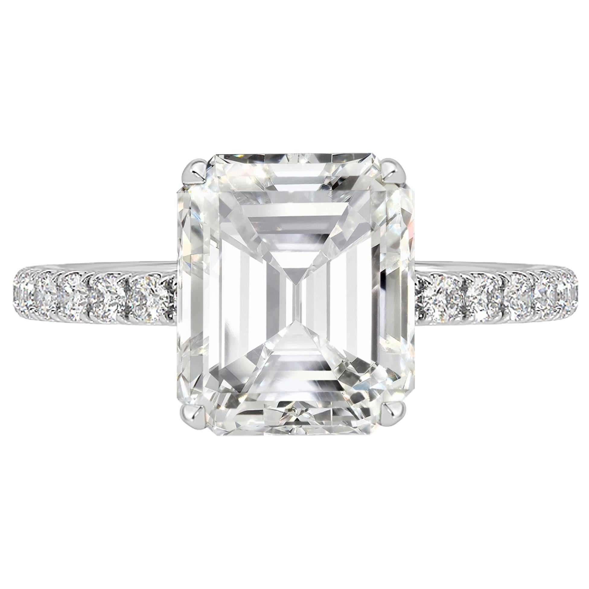 GIA Certified 3.01 Carat G VVS2 Diamond Ring For Sale