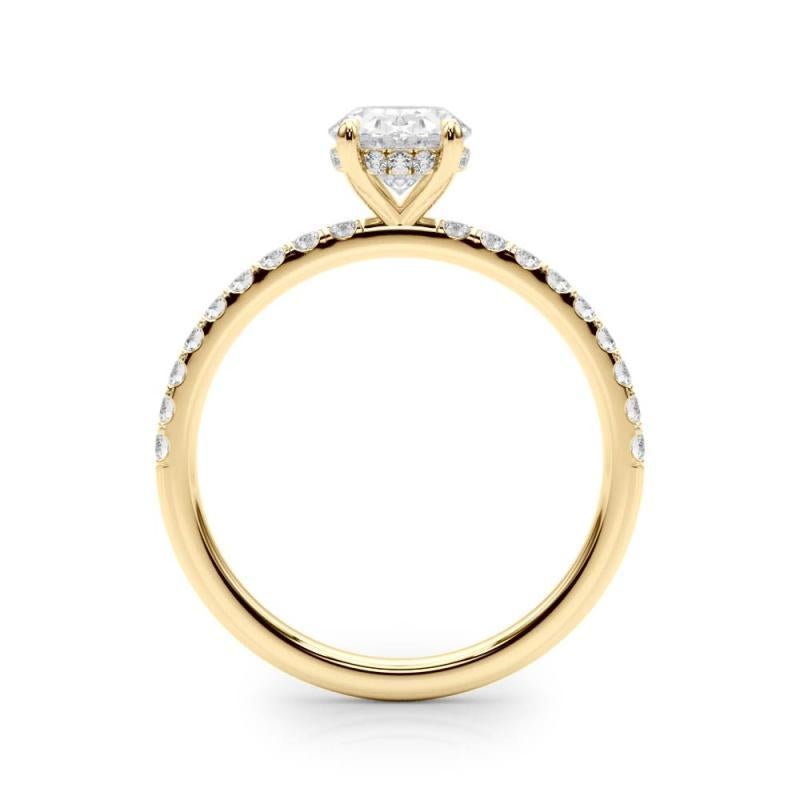GIA Certified 3,01 Carat Oval Hidden Halo Pave Anello con diamanti in oro giallo 18K In condizioni Nuovo in vendita a New York, NY