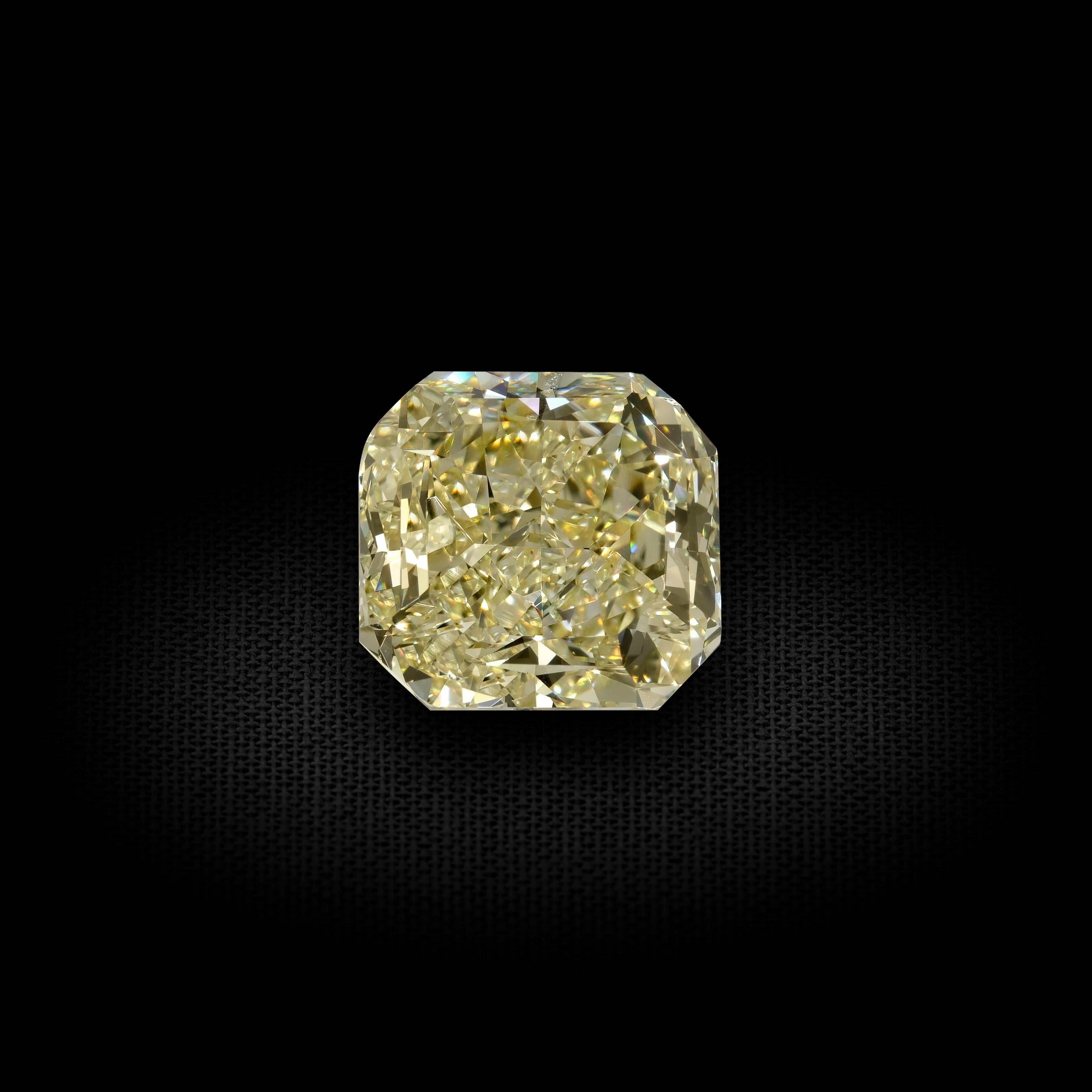 GIA Certified 3.01 Carat Radiant Cut Yellow Diamond Ring In New Condition For Sale In New York, NY