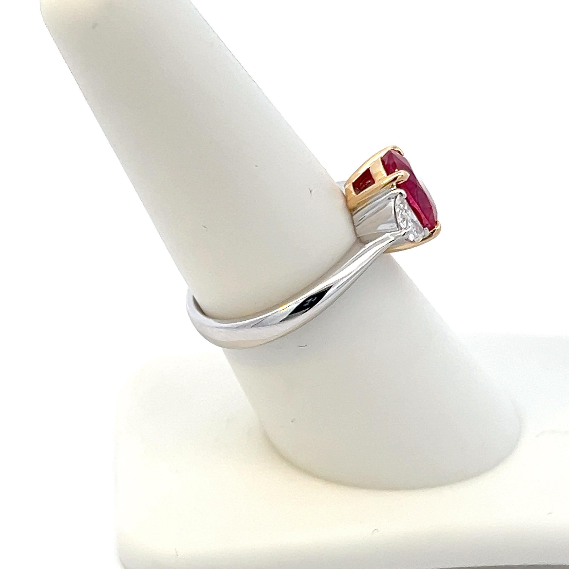 GIA certified 3.01 carat Ruby and Diamond Ring In New Condition For Sale In New York, NY