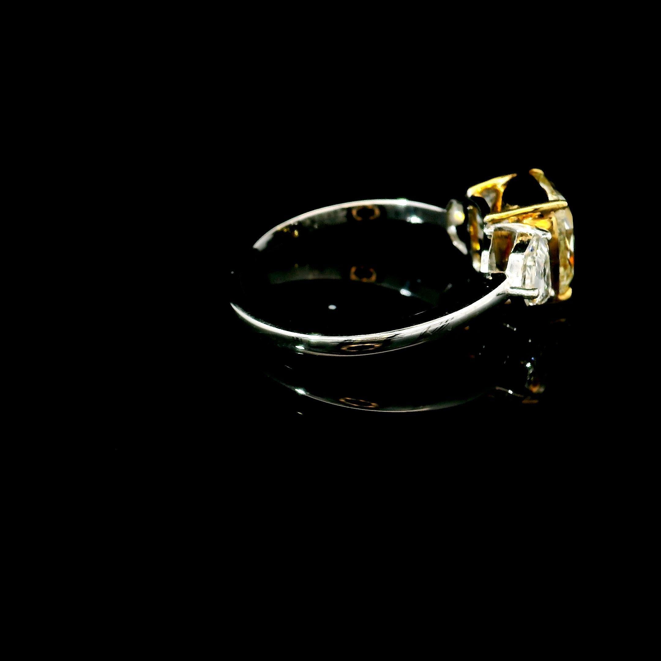 GIA Certified 3.01 Carat Y-Z Colour VS1 Clarity Diamond Ring For Sale 2