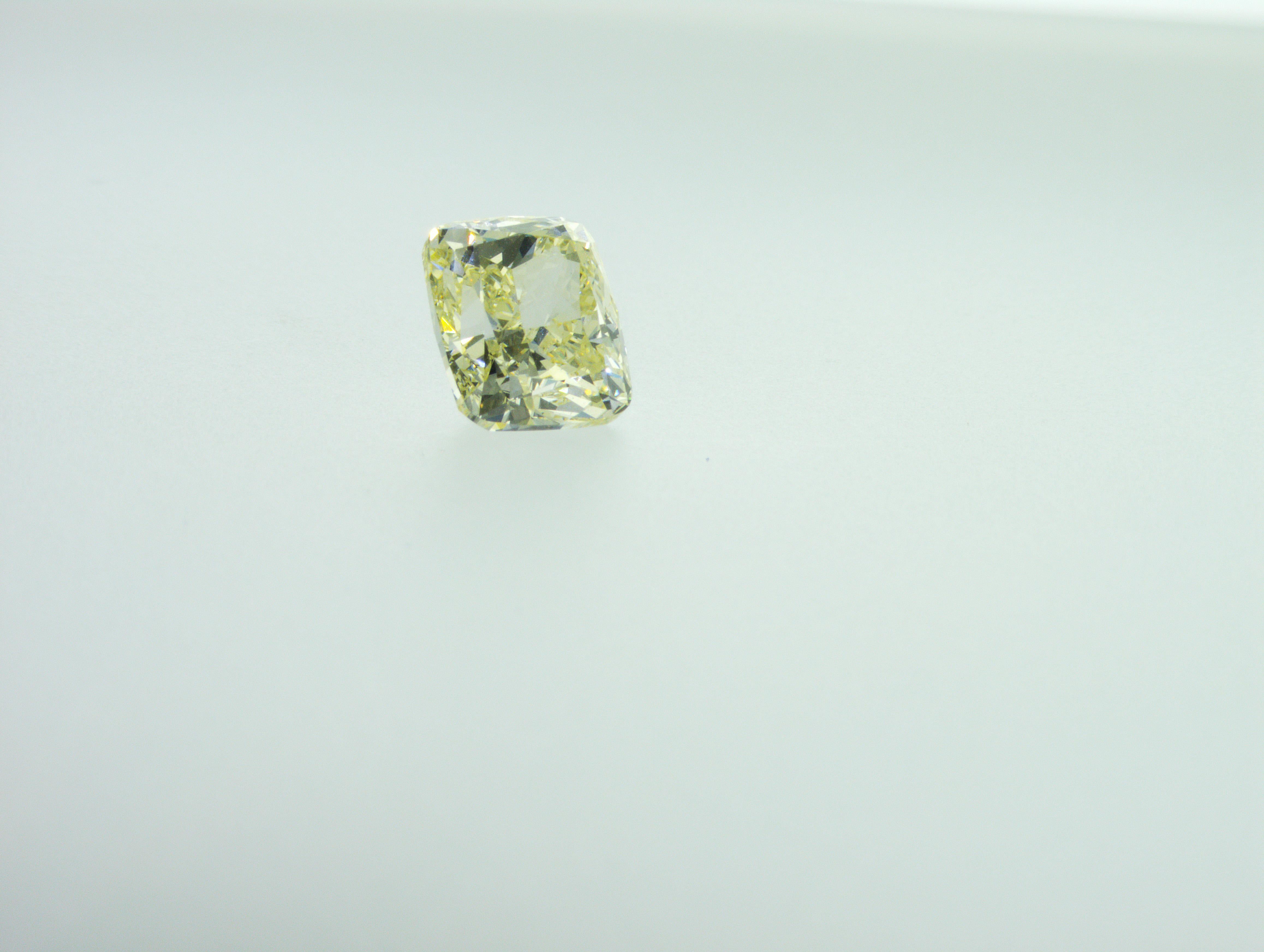 We are natural diamond production company located in Dubai.
Weight: 3.01ct
Shape: Cushion
Color: rare Y-Z (Yellow)
Clarity: VVS2
Polish: Excellent
Symm: Very Good
Dimensions (mm): 8.47 x 7.31 x 5.73
All our diamonds with the inscription from the