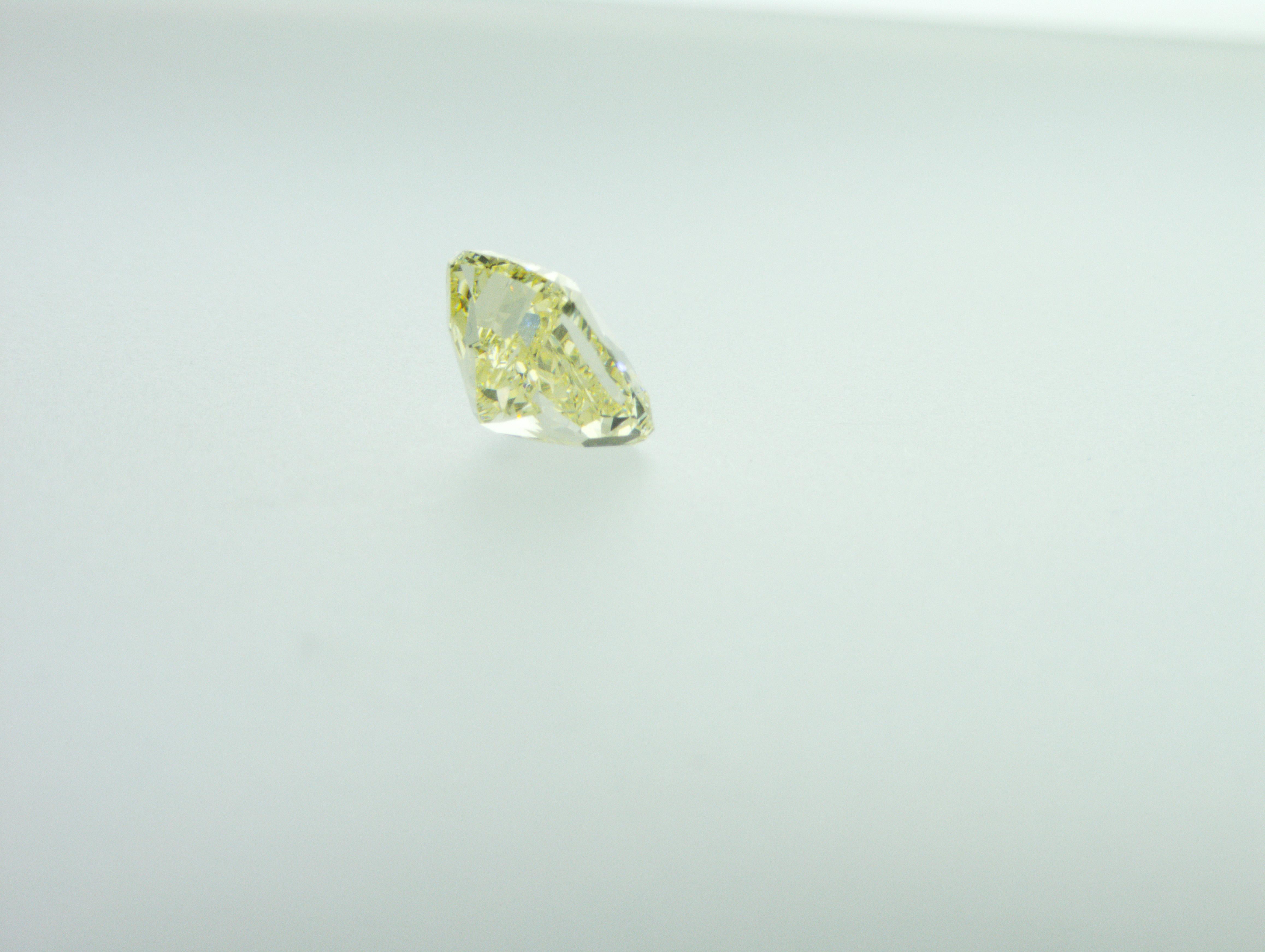 Moderne Diamant naturel certifié GIA de 3,01 carats Y-Z (jaune) en vente