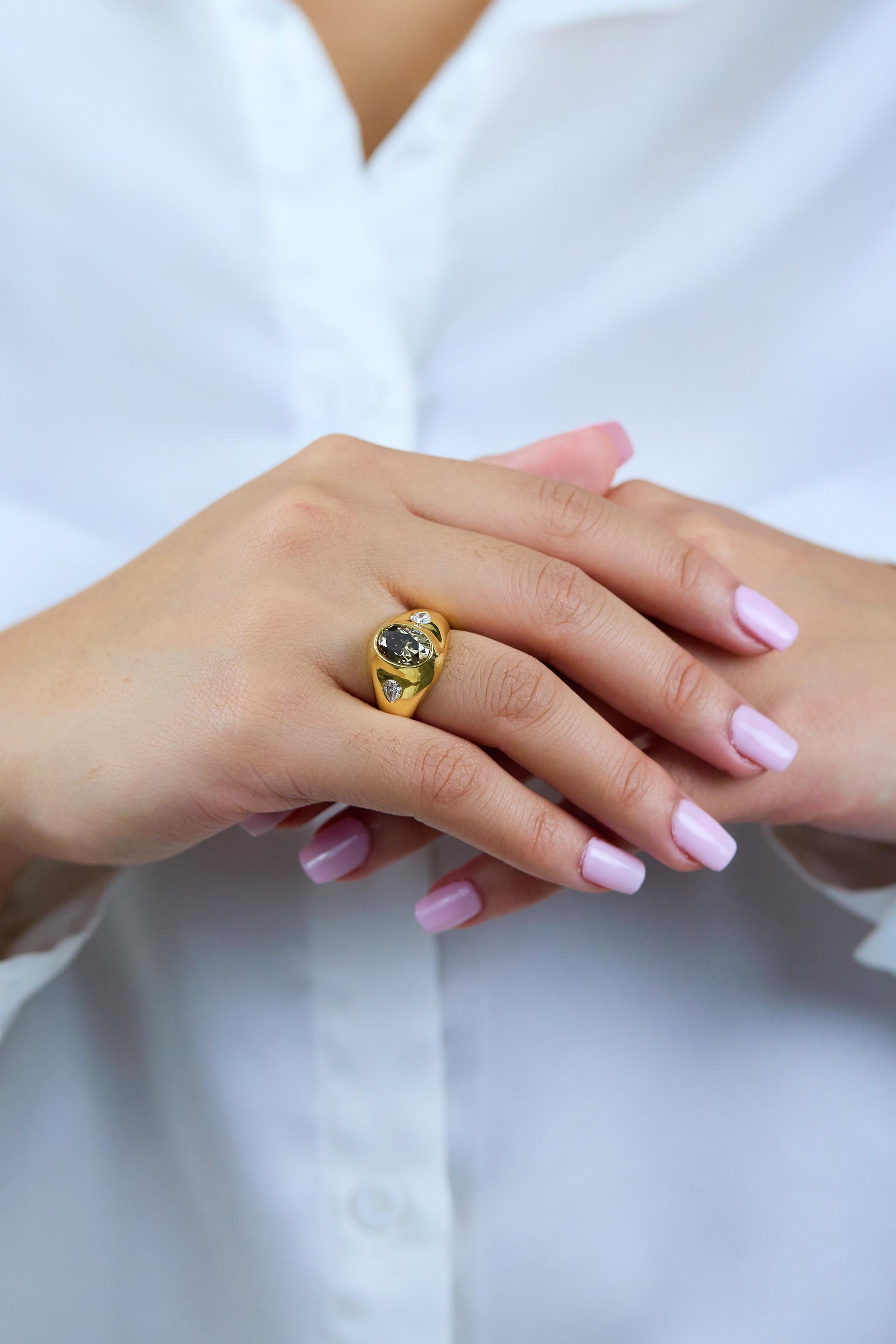 GIA zertifiziert 3,01 Karat Ovalschliff Fancy Brown Diamant Gypsy Mode Ring für Damen oder Herren im Angebot
