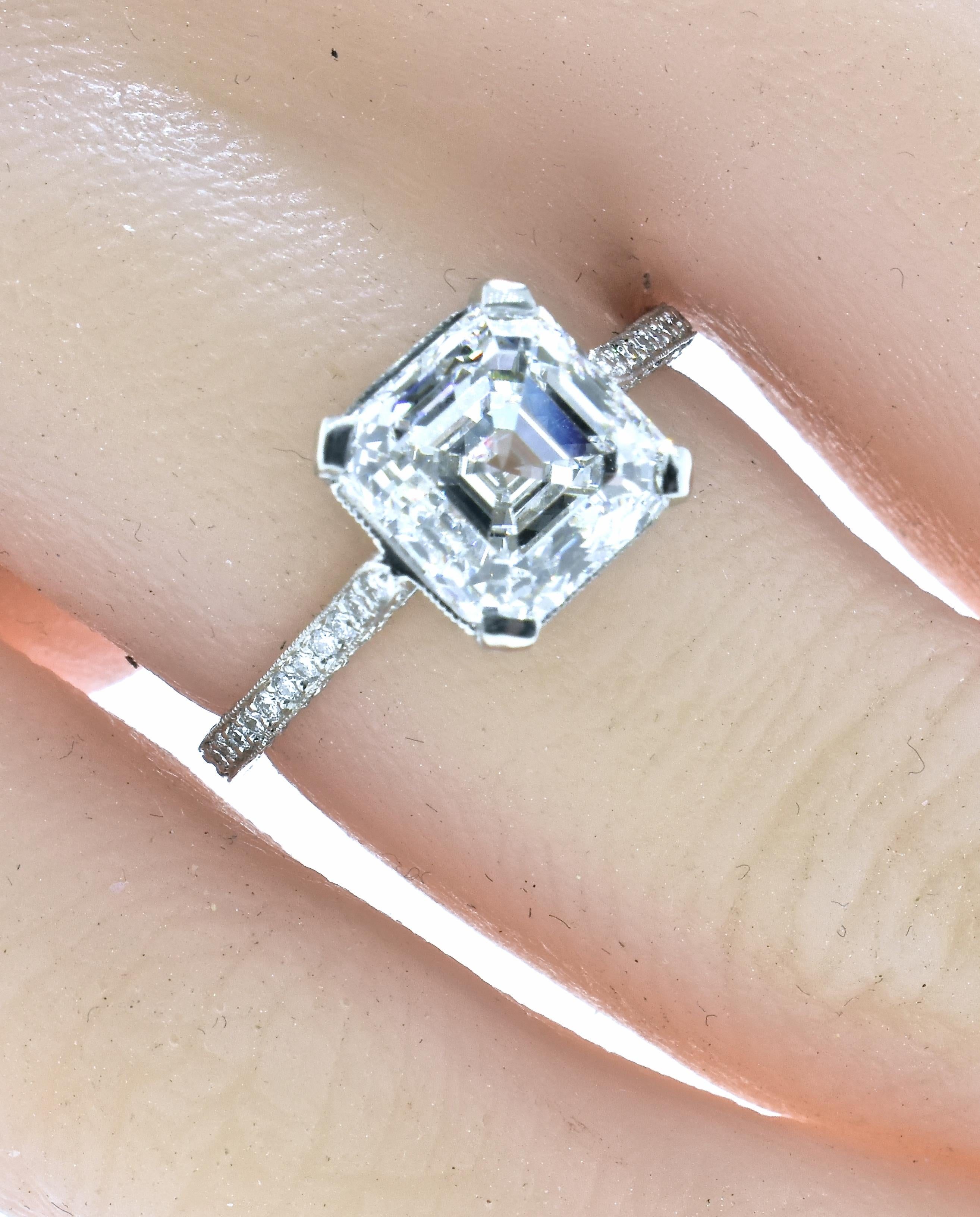 Contemporary GIA Certified 3.01 Carat Asscher Cut Diamond Ring, Pierre/Famille