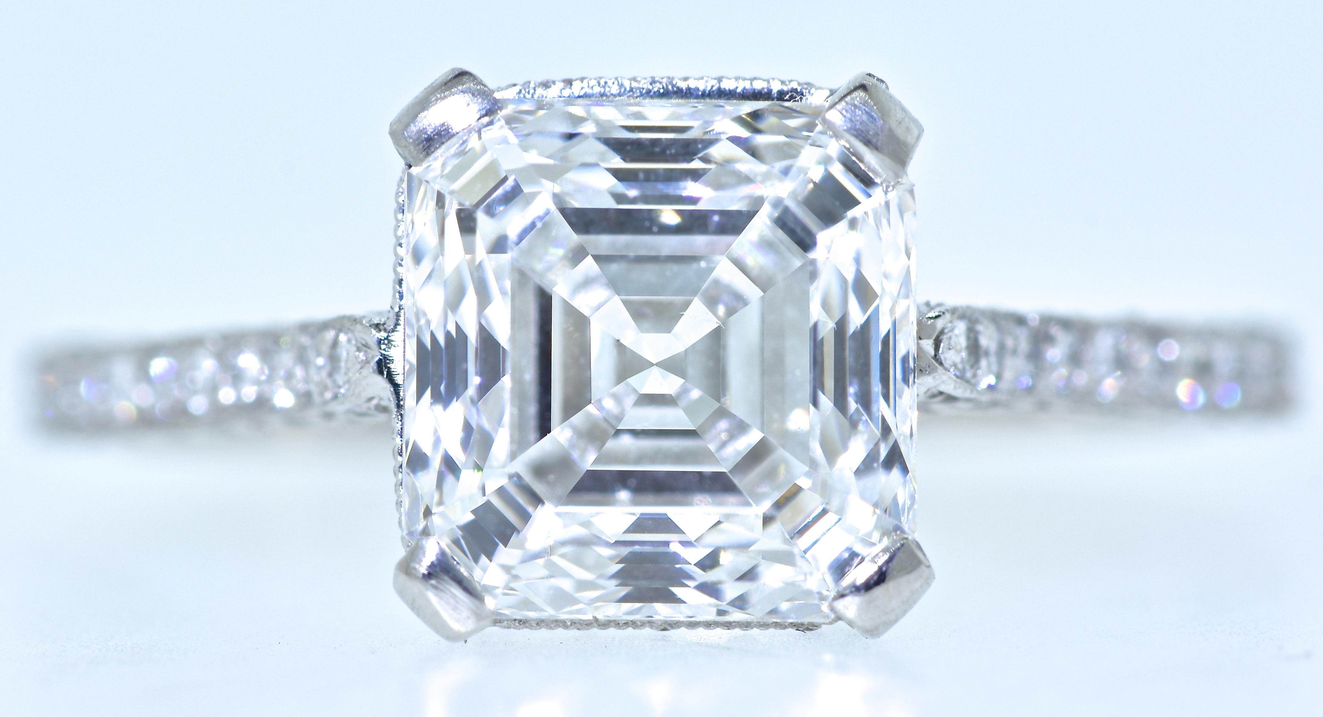 GIA Certified 3.01 Carat Asscher Cut Diamond Ring, Pierre/Famille In New Condition In Aspen, CO