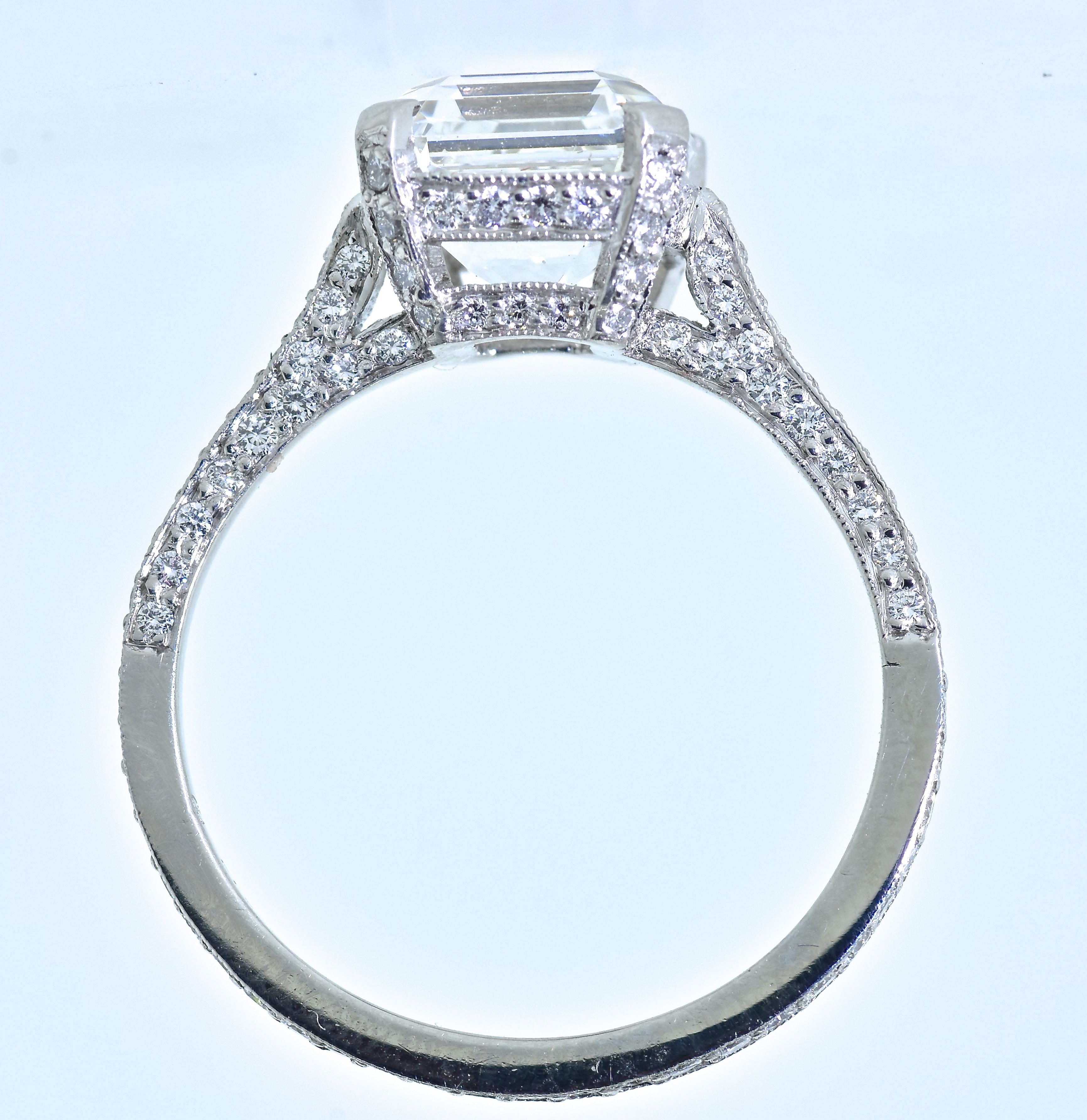 GIA Certified 3.01 Carat Asscher Cut Diamond Ring, Pierre/Famille 1