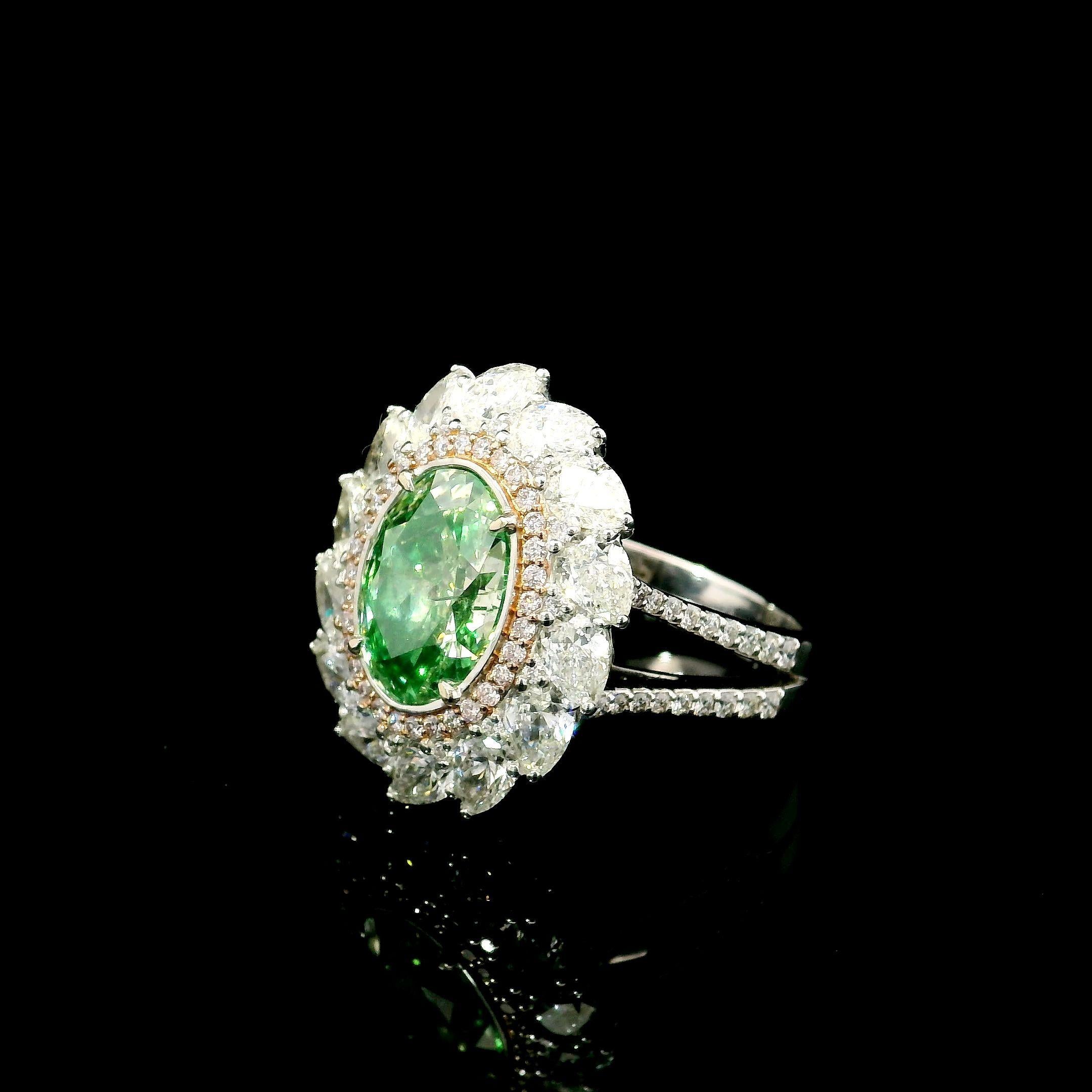 GIA Certified 3.01 Ct Fancy Light Brownish Greenish yelow I1Clarity Diamond Ring In New Condition In บางรัก, TH