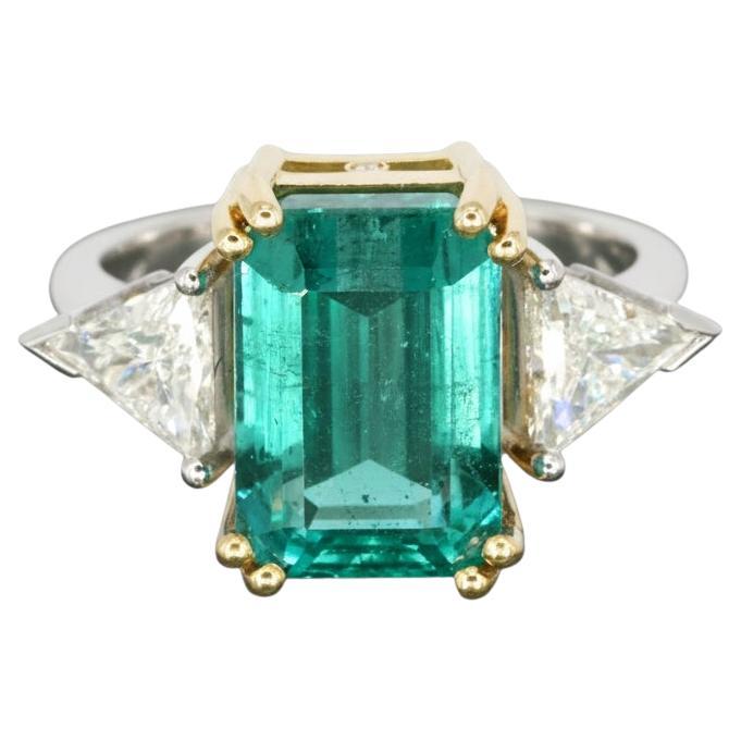 GIA-zertifiziert 3,02 Karat kolumbianischen Smaragd und Trillion Diamond Ring in Platin