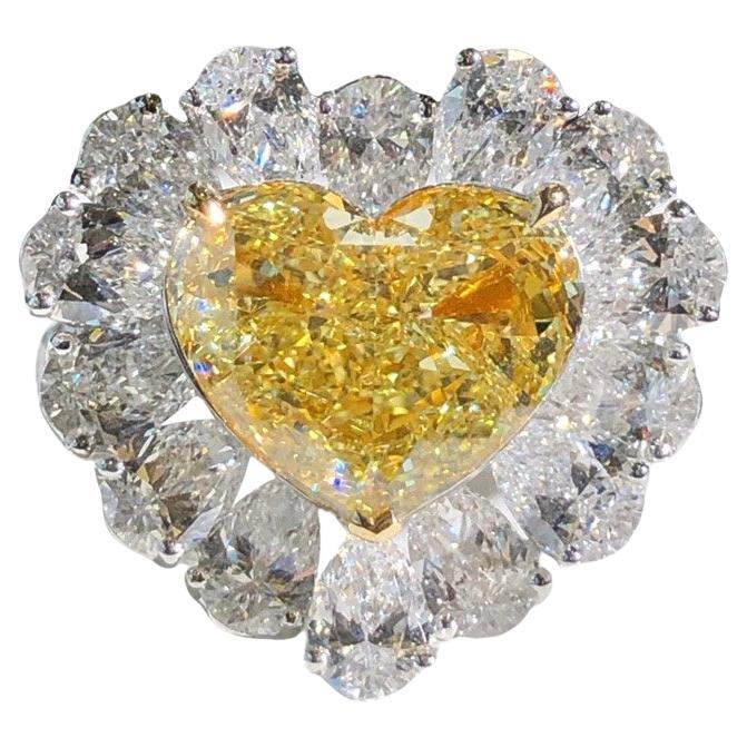 GIA-zertifizierter 3,02 Karat Diamant-Cocktailring mit gelbem Fancy-Diamant im Herzschliff im Angebot