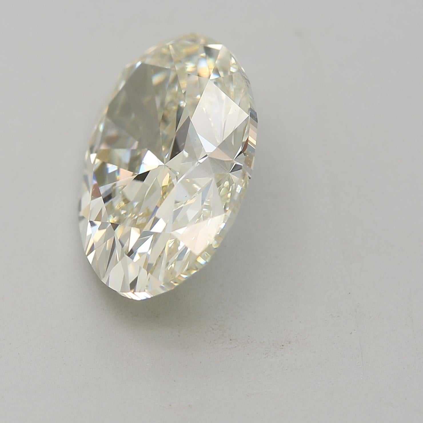 Taille ovale Diamant jaune clair verdâtre de 3,02 carats de pureté SI1 certifié par le GIA en vente