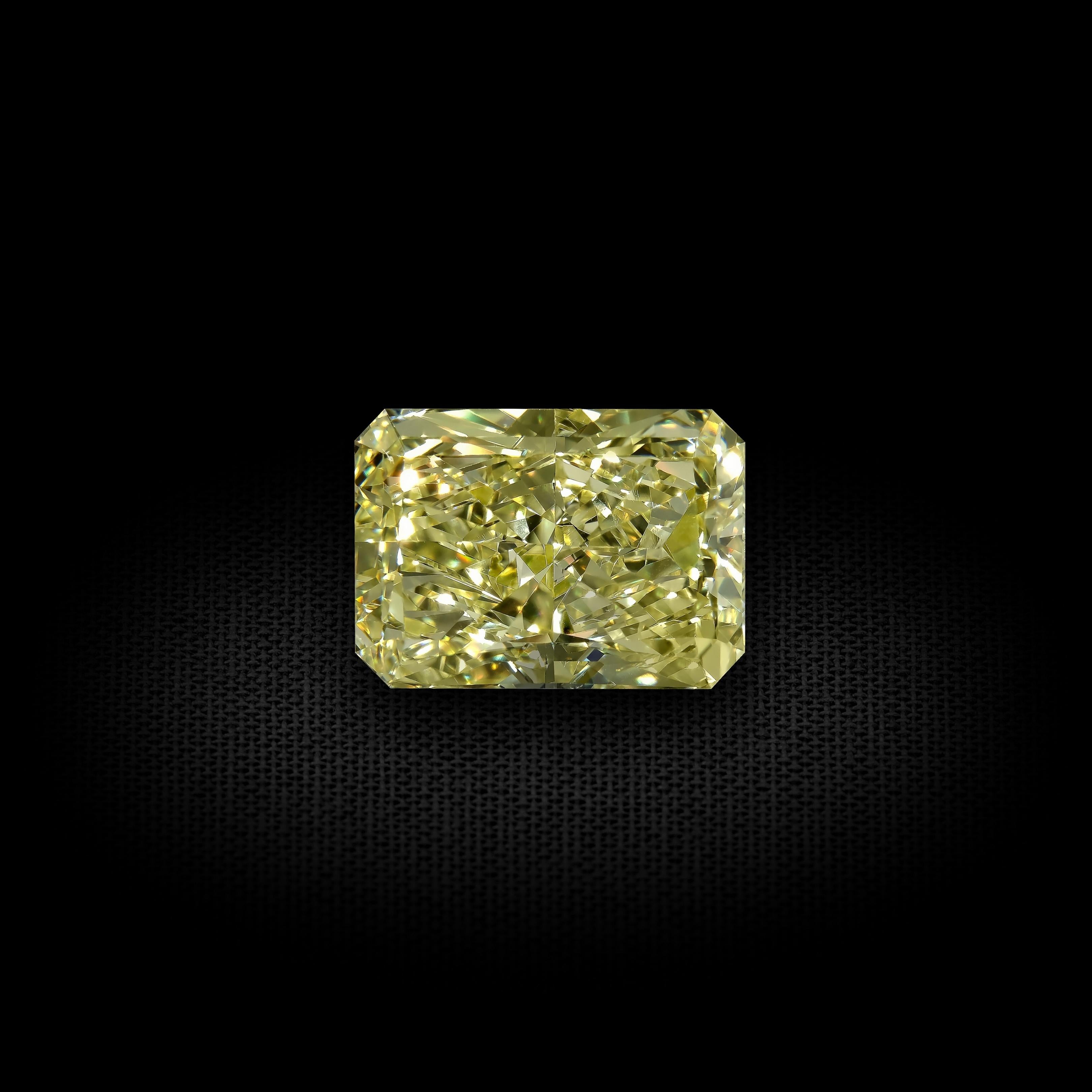 GIA Certified 3.02 Carat Radiant Cut Yellow Diamond Ring In New Condition For Sale In New York, NY
