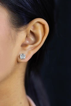 Orecchini a perno con bussola con diamante taglio principessa da 3,02 carati totali certificati GIA