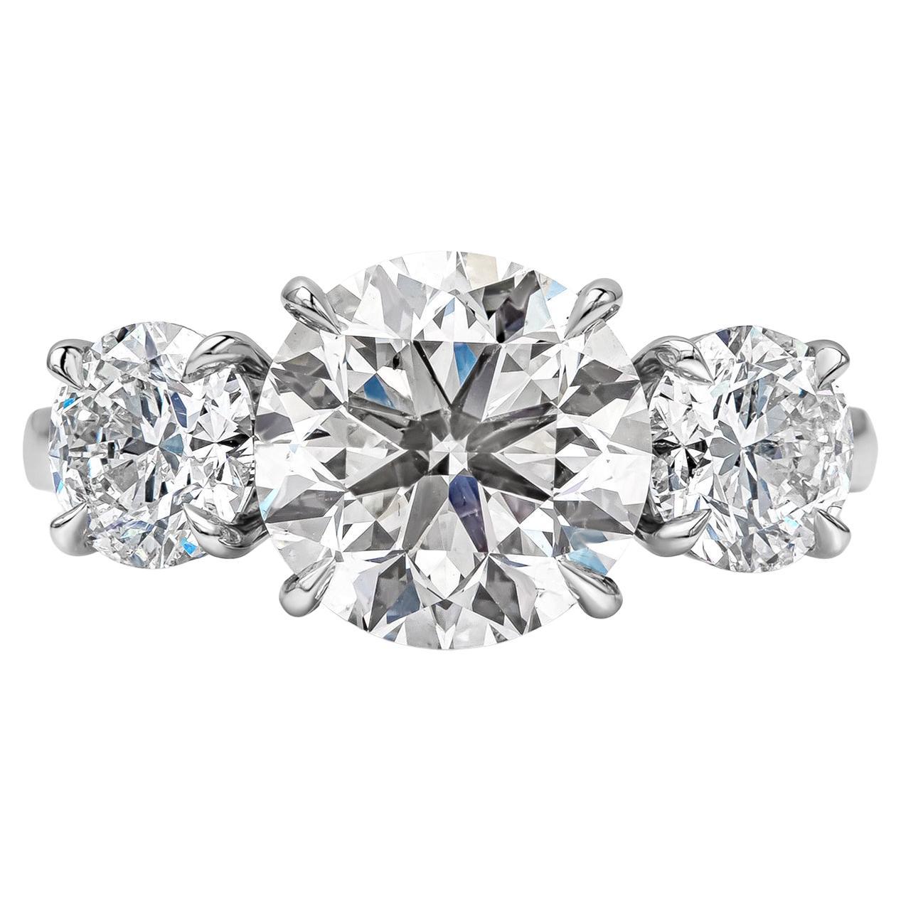 Bague de fiançailles à trois pierres en diamants ronds brillants de 3,02 carats certifiés GIA