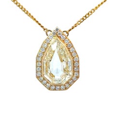 Ciondolo in stile Art Deco con diamante taglio pera giallo chiaro certificato GIA 3,02