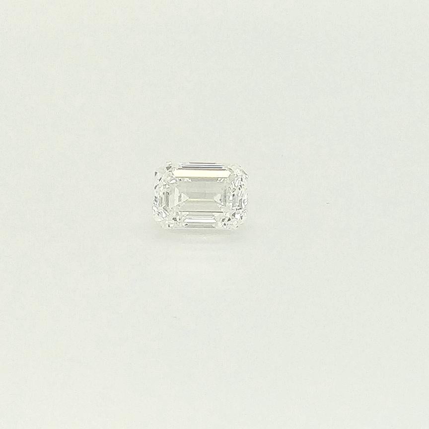 This a natural and ethically sourced diamond , certified by Gia  , has got amazing brilliance and is 100% eye clean .
We offer free consultation for our customers to pick a ring for their purchased diamond by our amazing team of jewelry designers