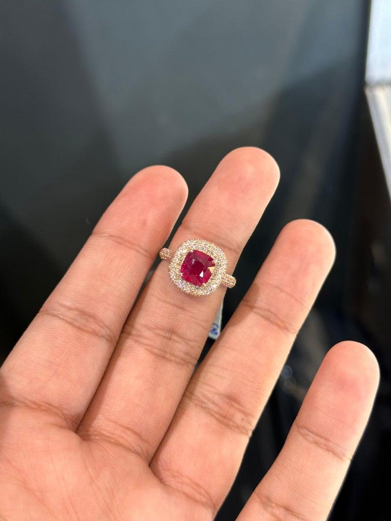 Art Déco Anello di diamanti di rubino del Mozambico certificato GIA da 3,03 carati senza calore in vendita