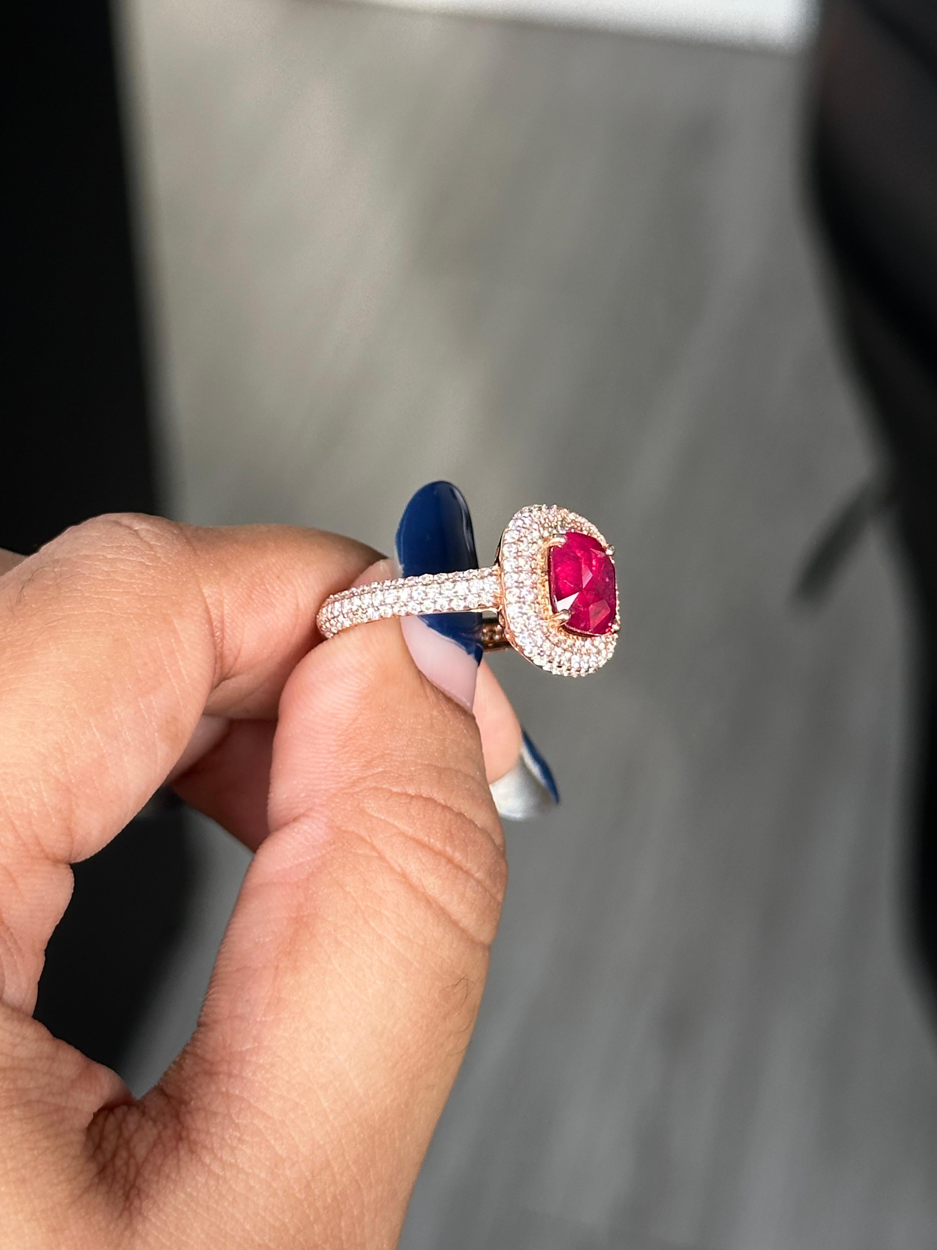 Anello di diamanti di rubino del Mozambico certificato GIA da 3,03 carati senza calore in vendita 1