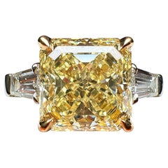 Bague à 3 pierres avec diamant jaune taille radiant de 3,03 carats certifié GIA
