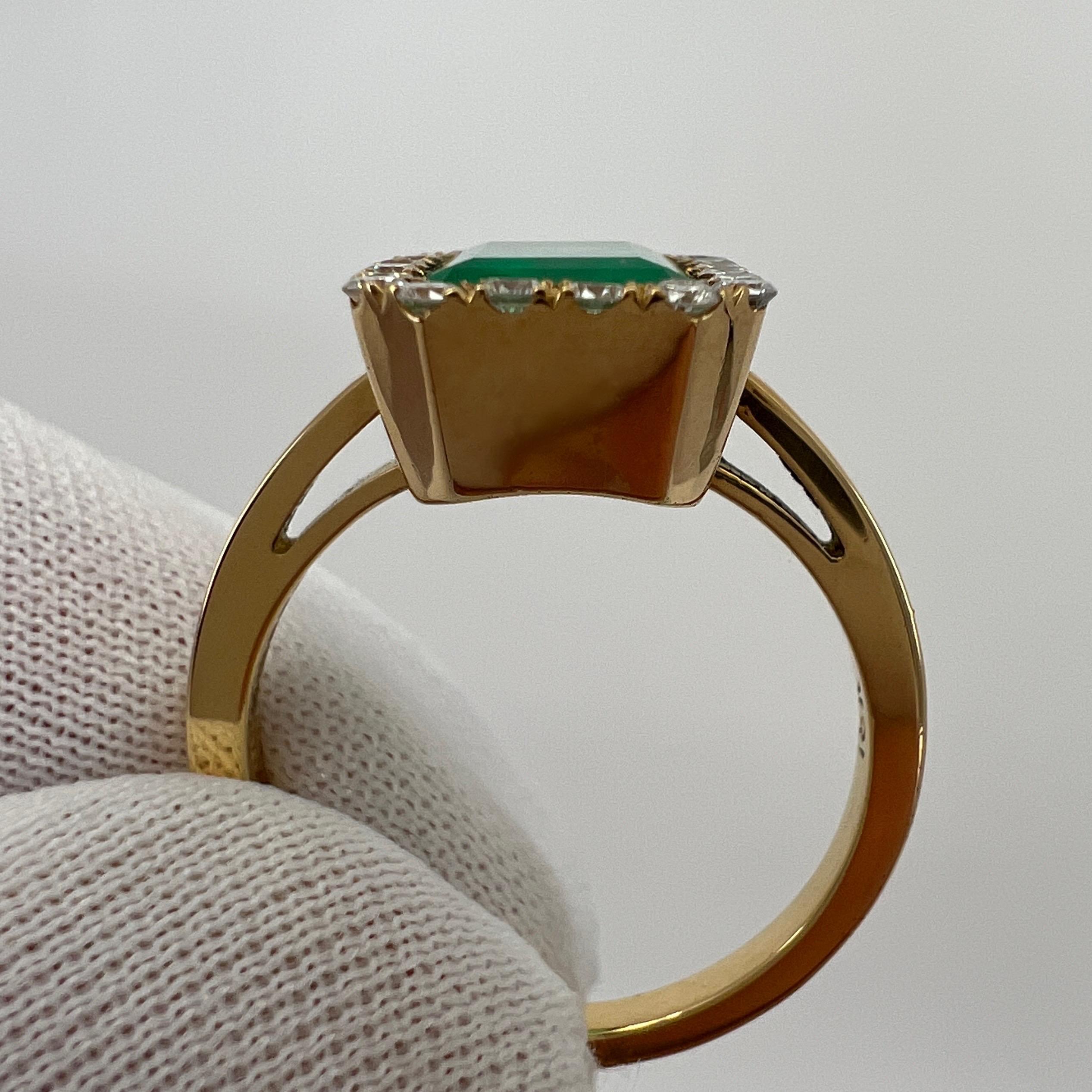 Gia zertifizierter 3,06 Karat kolumbianischer Smaragd & Diamant 18k Gelbgold Halo-Ring im Angebot 2